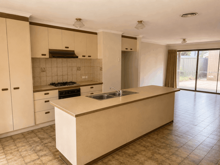 kitchen-renovation-before-oakleigh