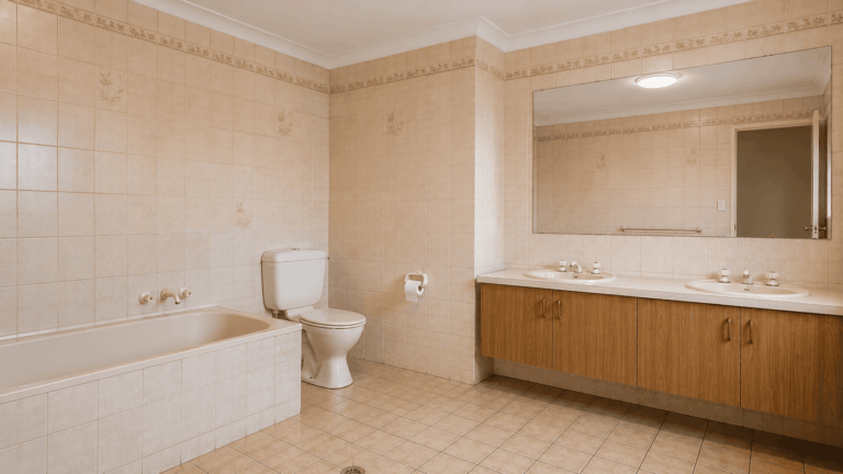 old-bathroom-before